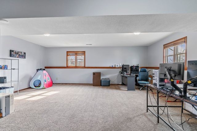 748 E Bluff Drive, Springfield, MO 65803