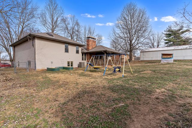 748 E Bluff Drive, Springfield, MO 65803