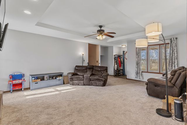 748 E Bluff Drive, Springfield, MO 65803