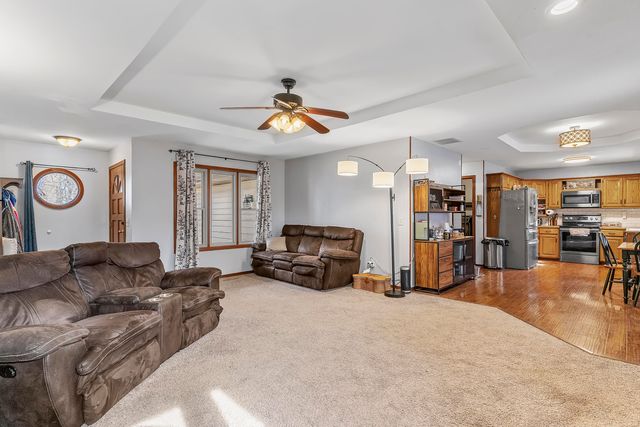 748 E Bluff Drive, Springfield, MO 65803