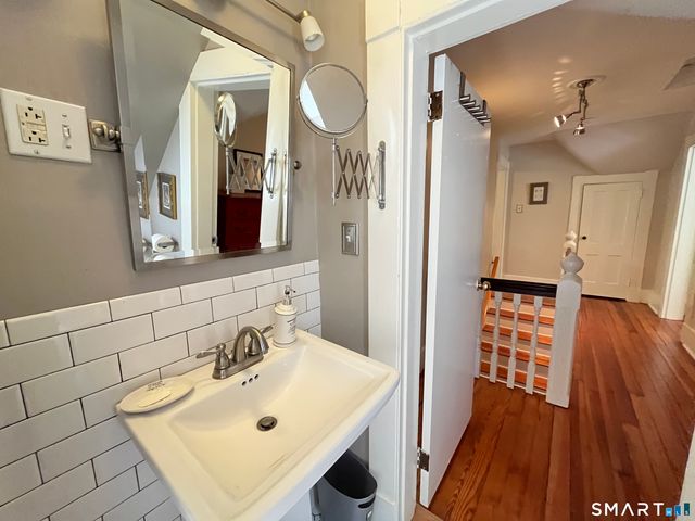 17 Anderson Street, New Haven, CT 06511