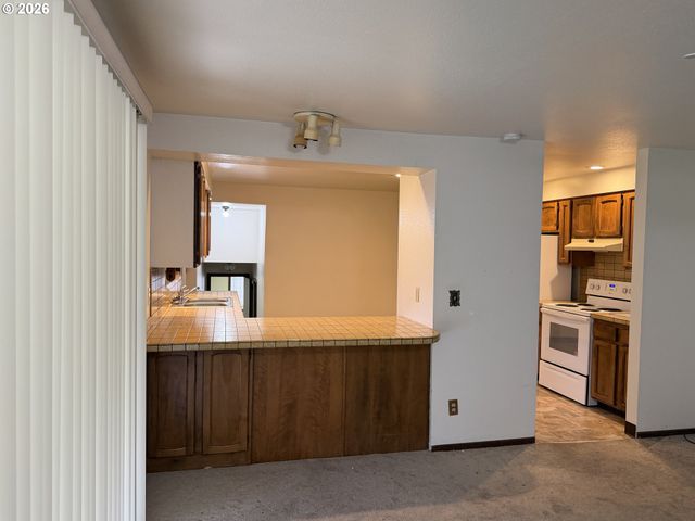 9255 Sw 130TH Ave, Beaverton, OR 97008