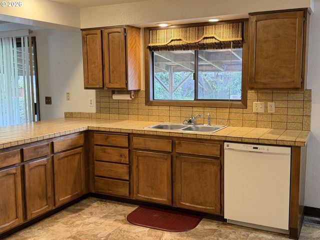 9255 Sw 130TH Ave, Beaverton, OR 97008