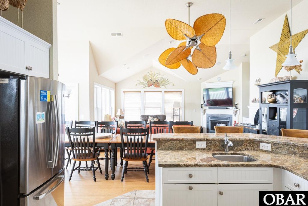 Image 5 of property listing at 611 Tern Arch Lot 45, Corolla, NC 27927