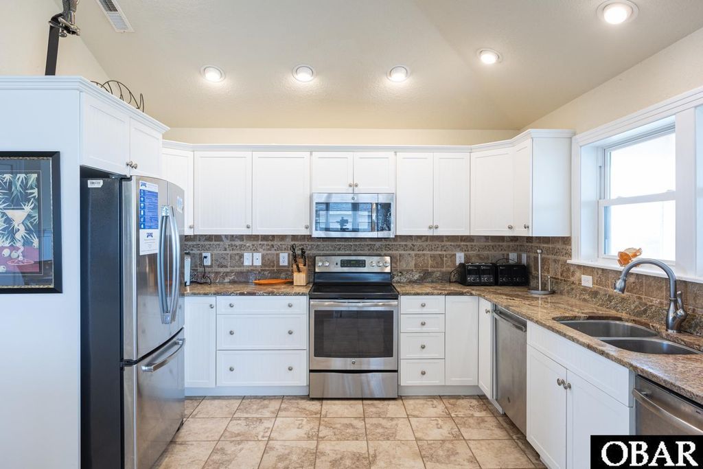 Image 6 of property listing at 611 Tern Arch Lot 45, Corolla, NC 27927