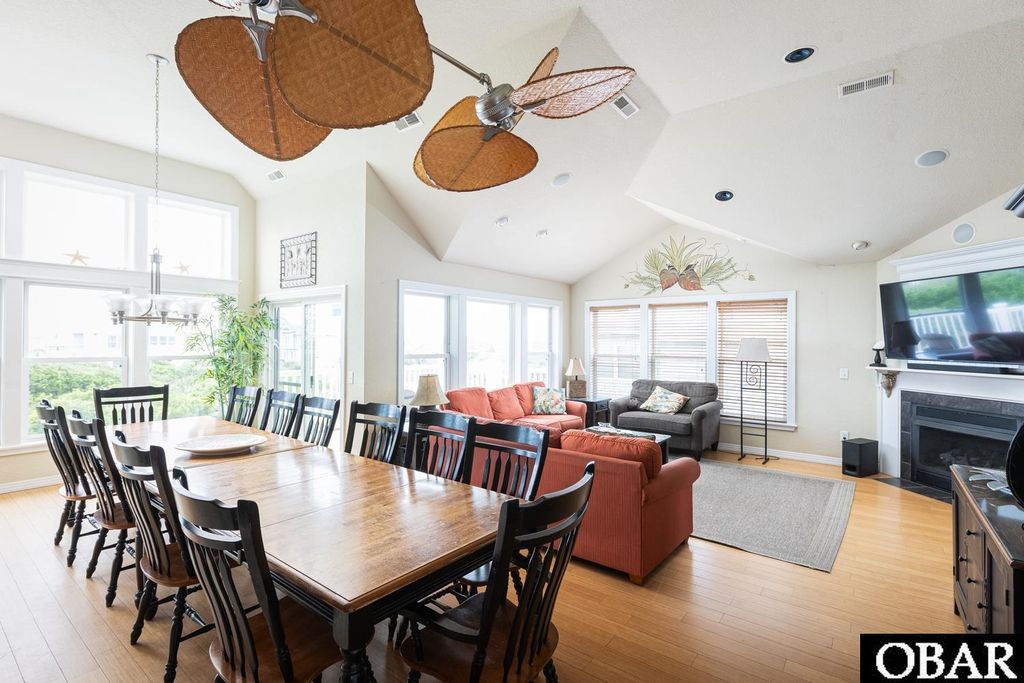 Image 8 of property listing at 611 Tern Arch Lot 45, Corolla, NC 27927