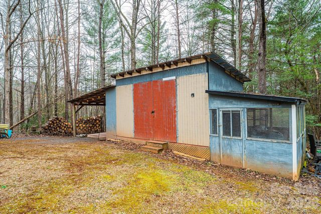 173 Croom Hollow Drive, Nebo, NC 28761