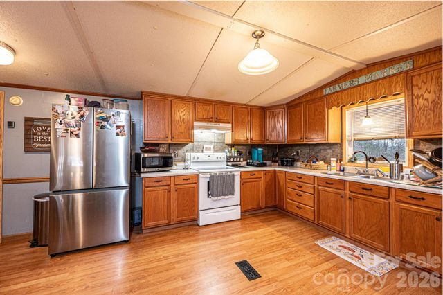 173 Croom Hollow Drive, Nebo, NC 28761