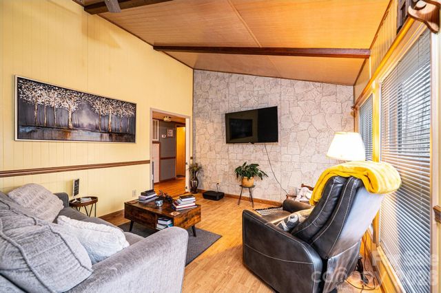 173 Croom Hollow Drive, Nebo, NC 28761