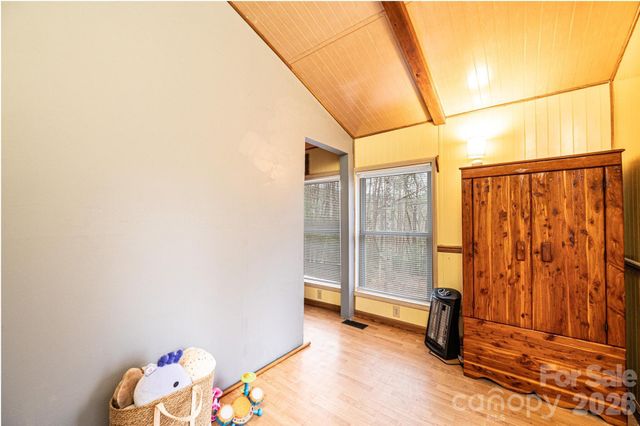 173 Croom Hollow Drive, Nebo, NC 28761