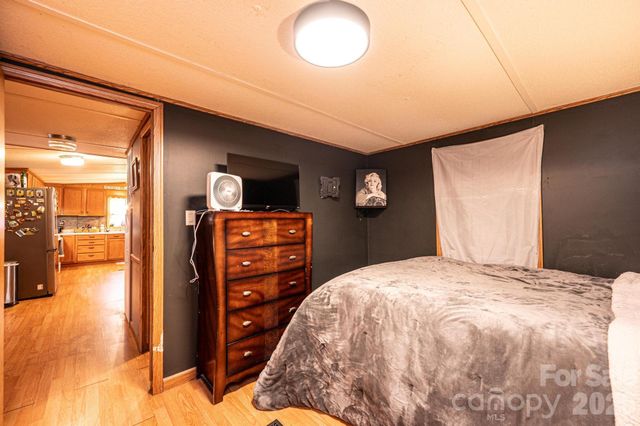 173 Croom Hollow Drive, Nebo, NC 28761