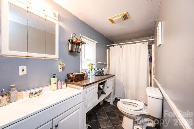 173 Croom Hollow Drive, Nebo, NC 28761