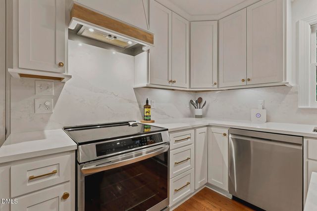 1013 New Chester Court, Apex, NC 27502