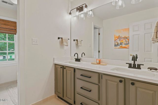 1013 New Chester Court, Apex, NC 27502