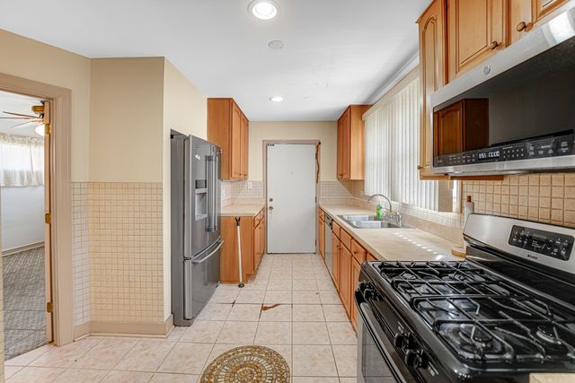 9107 S Bishop Street, Chicago, IL 60620