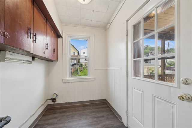 620 Broadway Blvd, Pitcairn, PA 15140