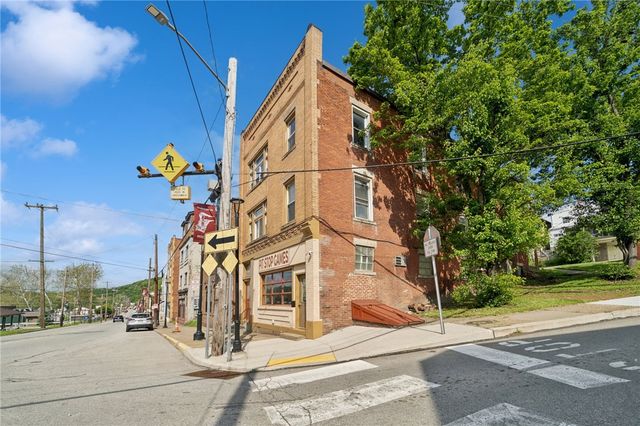 620 Broadway Blvd, Pitcairn, PA 15140