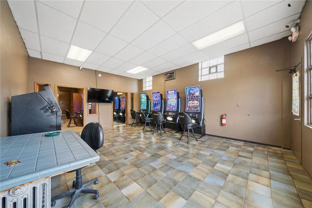 620 Broadway Blvd, Pitcairn, PA 15140