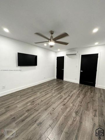 2100 SW 100th Ave 1, Miami, FL 33165