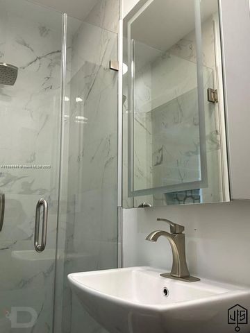 2100 SW 100th Ave 1, Miami, FL 33165