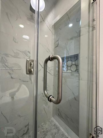 2100 SW 100th Ave 1, Miami, FL 33165