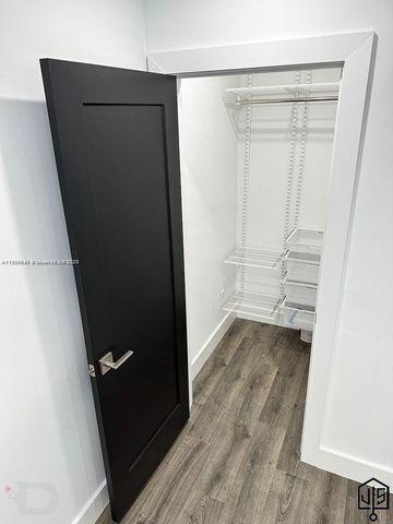 2100 SW 100th Ave 1, Miami, FL 33165