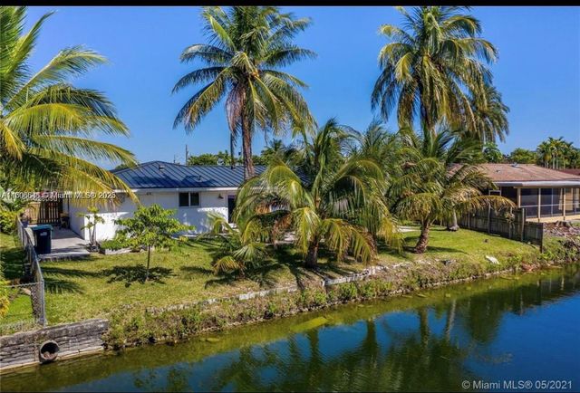 2100 SW 100th Ave 1, Miami, FL 33165