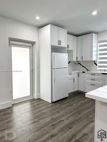 2100 SW 100th Ave 1, Miami, FL 33165