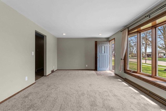 224 E NATIONAL AVENUE, Brillion, WI 54110