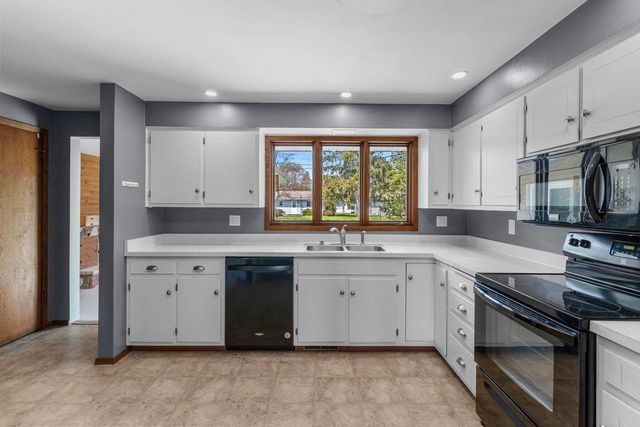 224 E NATIONAL AVENUE, Brillion, WI 54110