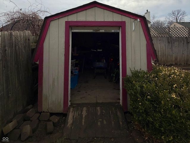 5921 Ashcroft Drive, Indianapolis, IN 46221