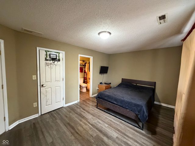 5921 Ashcroft Drive, Indianapolis, IN 46221