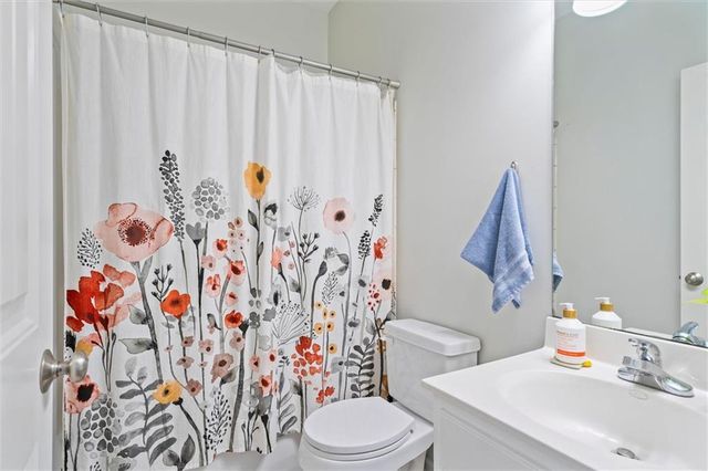 9811 E 219th Circle, Peculiar, MO 64078