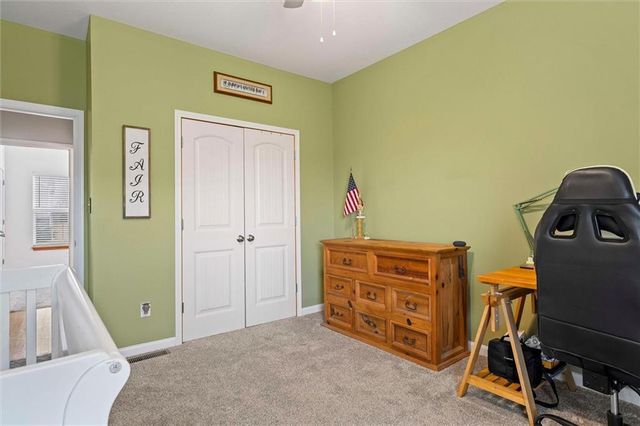 9811 E 219th Circle, Peculiar, MO 64078