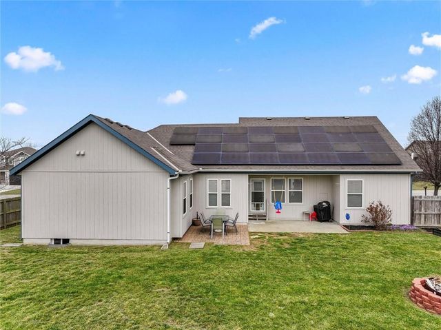 9811 E 219th Circle, Peculiar, MO 64078