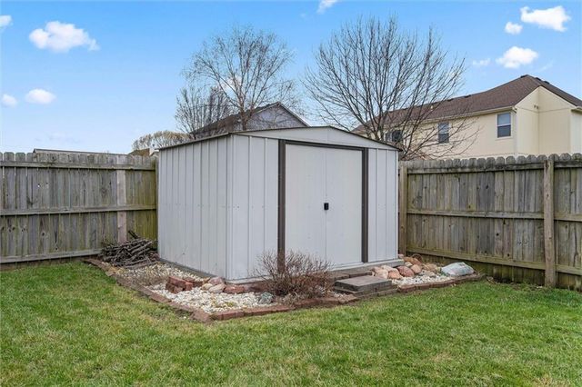 9811 E 219th Circle, Peculiar, MO 64078