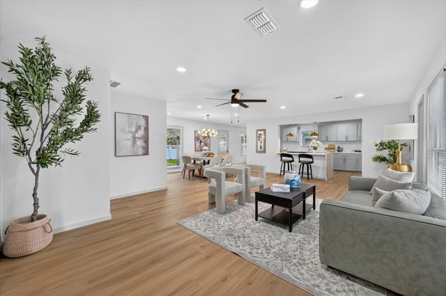 607 Ridgedale Drive, Richardson, TX 75080