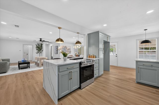 607 Ridgedale Drive, Richardson, TX 75080