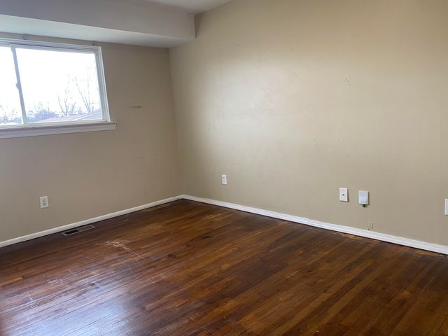 8129 Clippert Street, Taylor, MI 48180