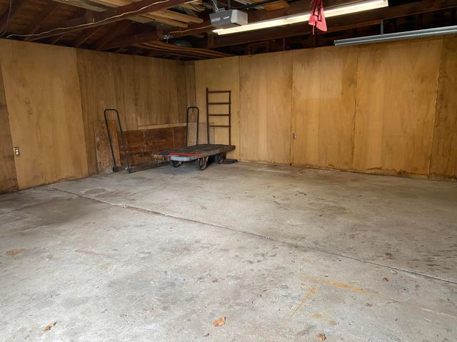 8129 Clippert Street, Taylor, MI 48180