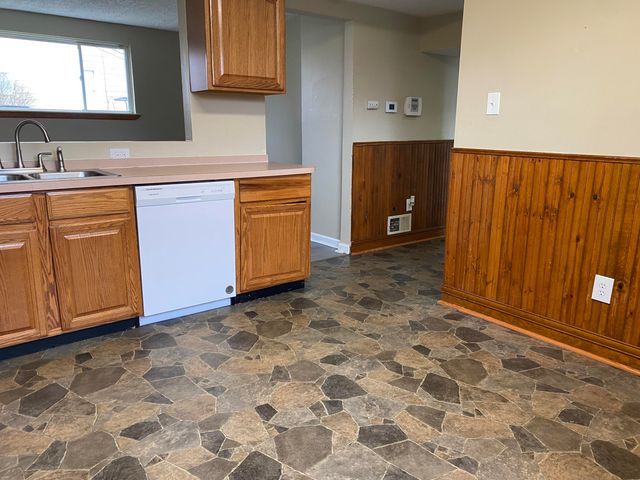 8129 Clippert Street, Taylor, MI 48180