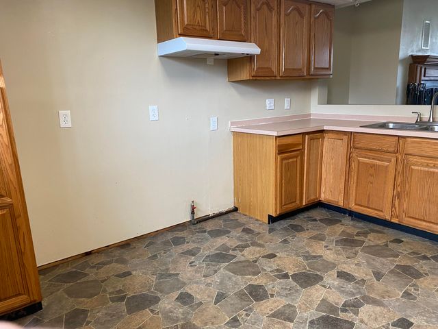 8129 Clippert Street, Taylor, MI 48180