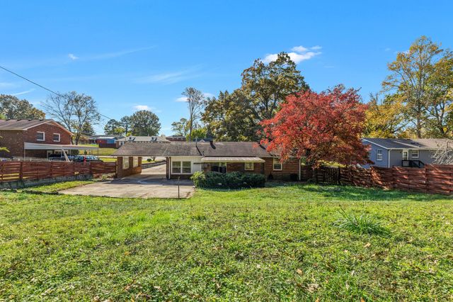 111 Nottingham Pl, Clarksville, TN 37042