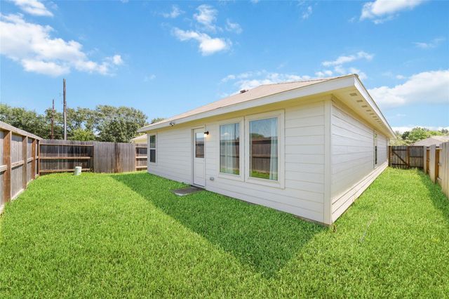 17935 Becker Landing Drive, Hockley, TX 77447