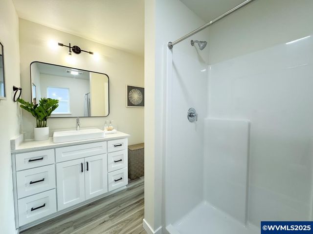 1166 7th St NW, Salem, OR 97304