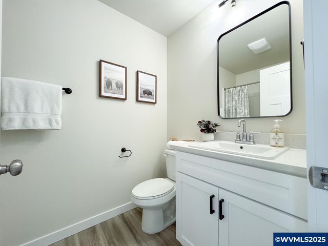 1166 7th St NW, Salem, OR 97304