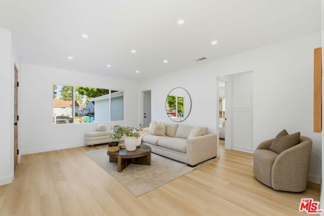 3516 Roxanne Avenue, Long Beach, CA 90808