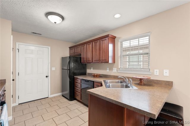 2603 Pinehurst Court, New Albany, IN 47150