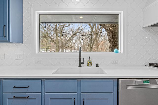 4555 Lenore Lane, Eagan, MN 55122