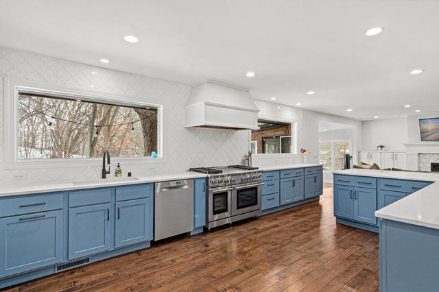 4555 Lenore Lane, Eagan, MN 55122